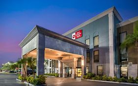 Best Western Plus Universal Inn - Newly Renovated!